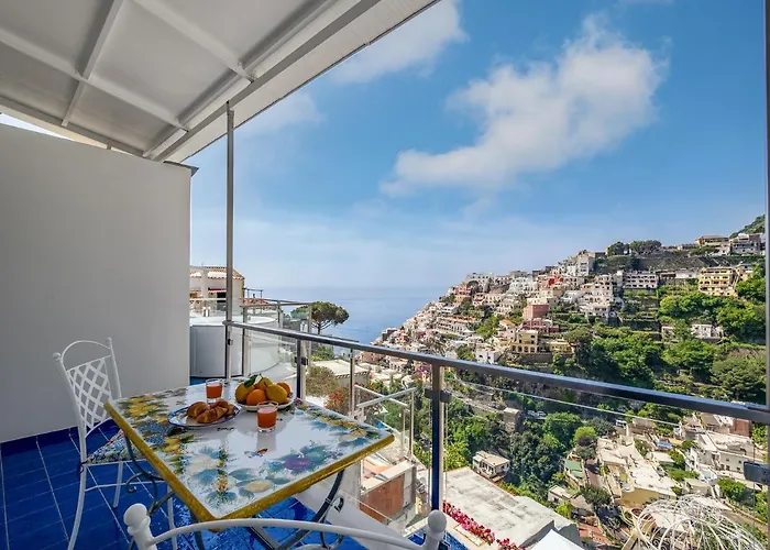 Santoro - De Vivo Realty 아파트