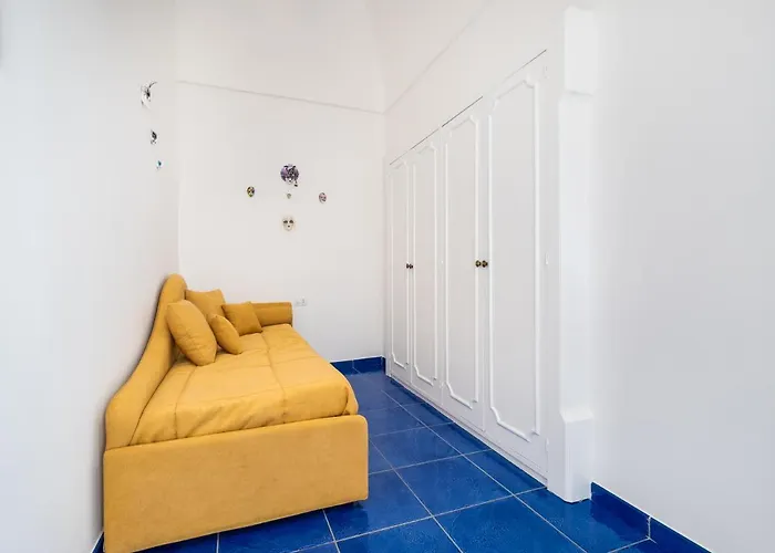 Santoro - De Vivo Realty