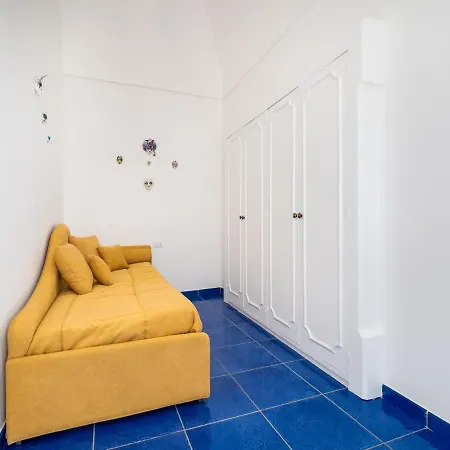 Santoro - De Vivo Realty